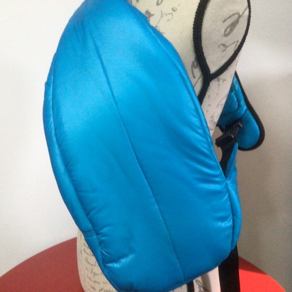 iSkin The Sling Tech Sling Crossbody Bag Marine Blue - Picture 5 of 15